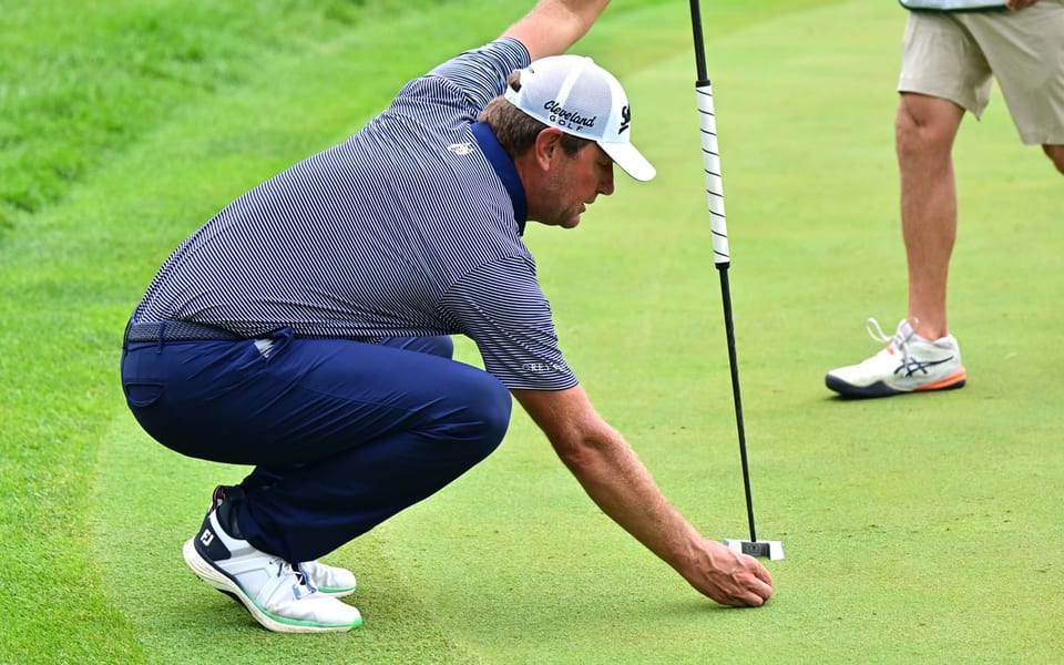 Lucas Glover opens two-shot lead at ISCO Championship after second-round 64